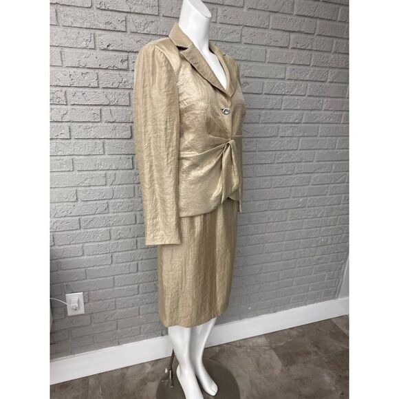 Victor Costa Women Gold Crinkle Pleaded Detail Skirt Suit Size 6J/4S - Picture 4 of 11